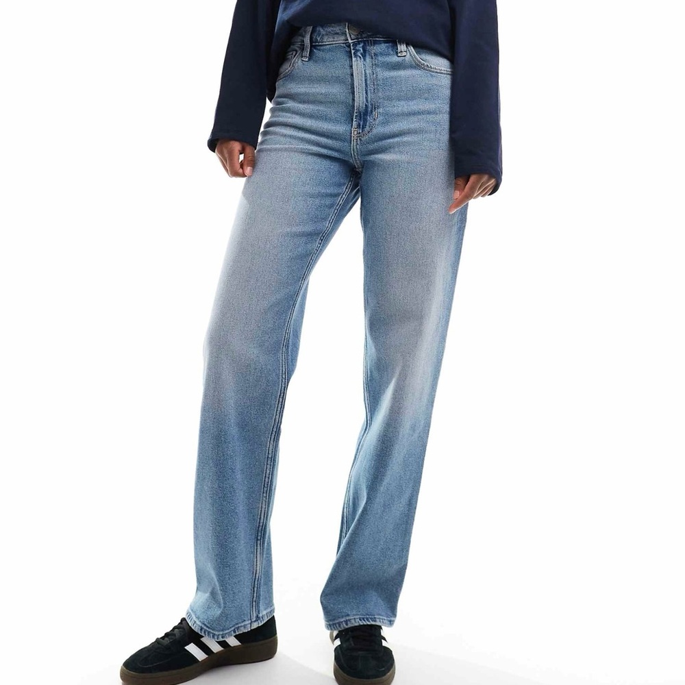 Hollister Ultra High Rise Dad jeans